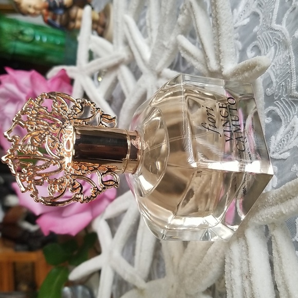 Fiori VINCE CAMUTO  parfums - Picture 2 of 7